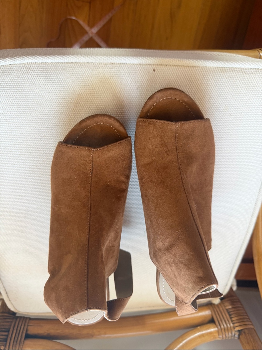 Kenneth Cole Reaction Brown Suede Open-Toe Mules